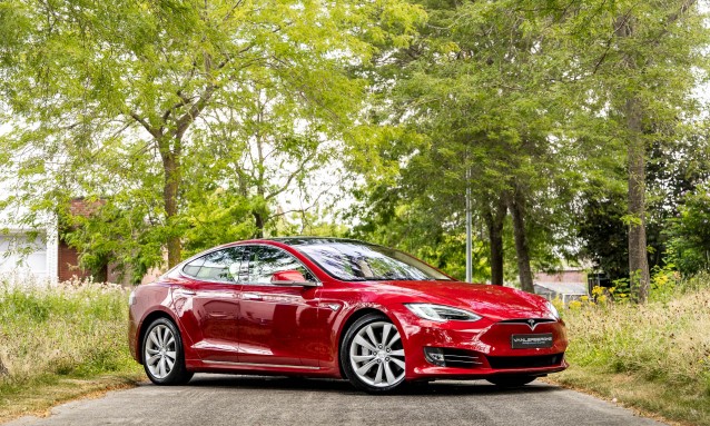 Tesla Model S 90D